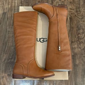 UGG leather W Gracen Whipstitch boots size 8. New. Worn 1 time.With box and bag.